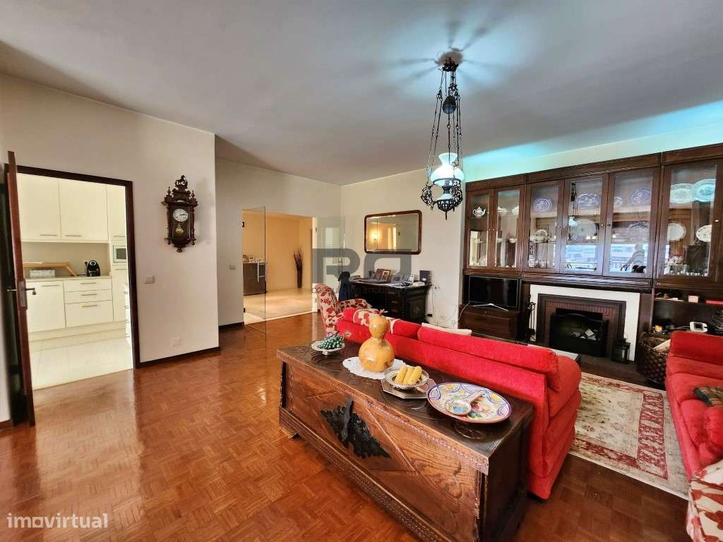 Espaçoso Apartamento T5 no centro de Gaia - Grande imagem: 4/35