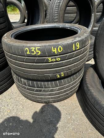 235/40x19 Hankook - 2