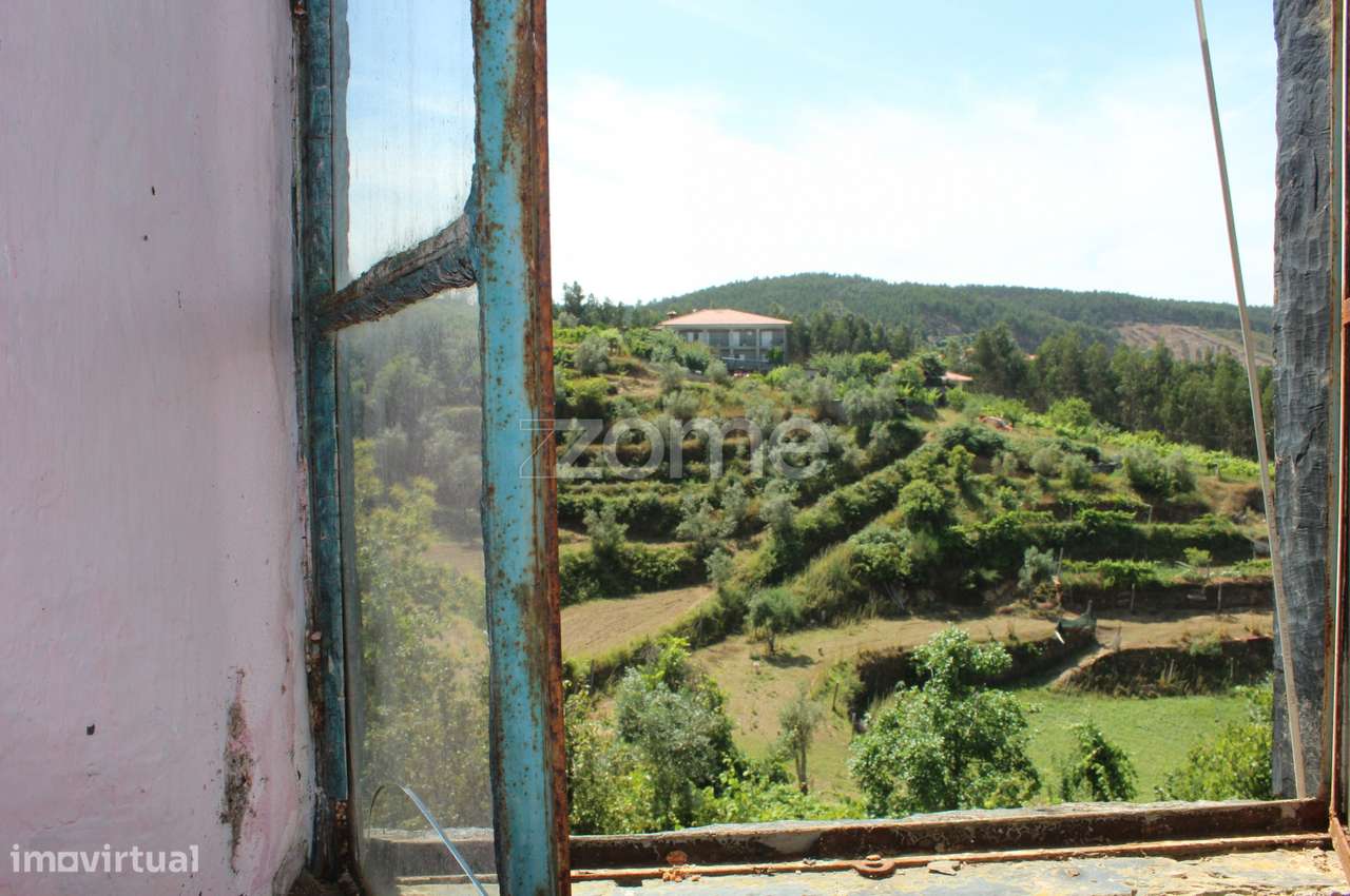 Moradia Para Restaurar Em Paraiso Castelo De Paiva