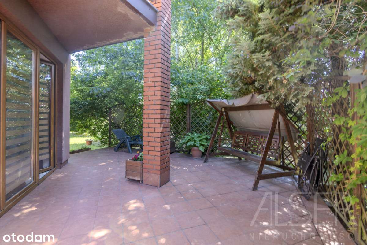 Dom na Osiedlu Bajkowym + Budynek Mieszkalno-Gosp.-17