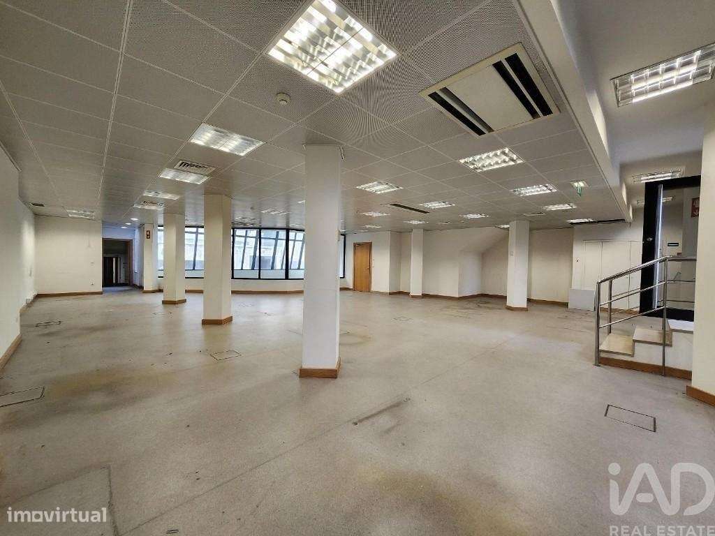 Loja / Estabelecimento Comercial em Vila Real de 1224,00 m2 - Grande imagem: 3/24