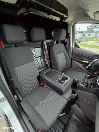 Ford Transit Connect - 16