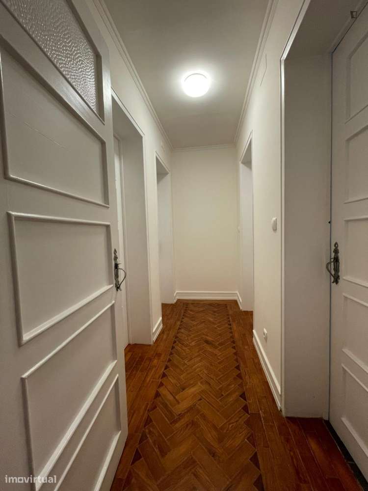 Apartamento com 3 quartos - localizado em Entrecampos Lisbon - Grande imagem: 2/6