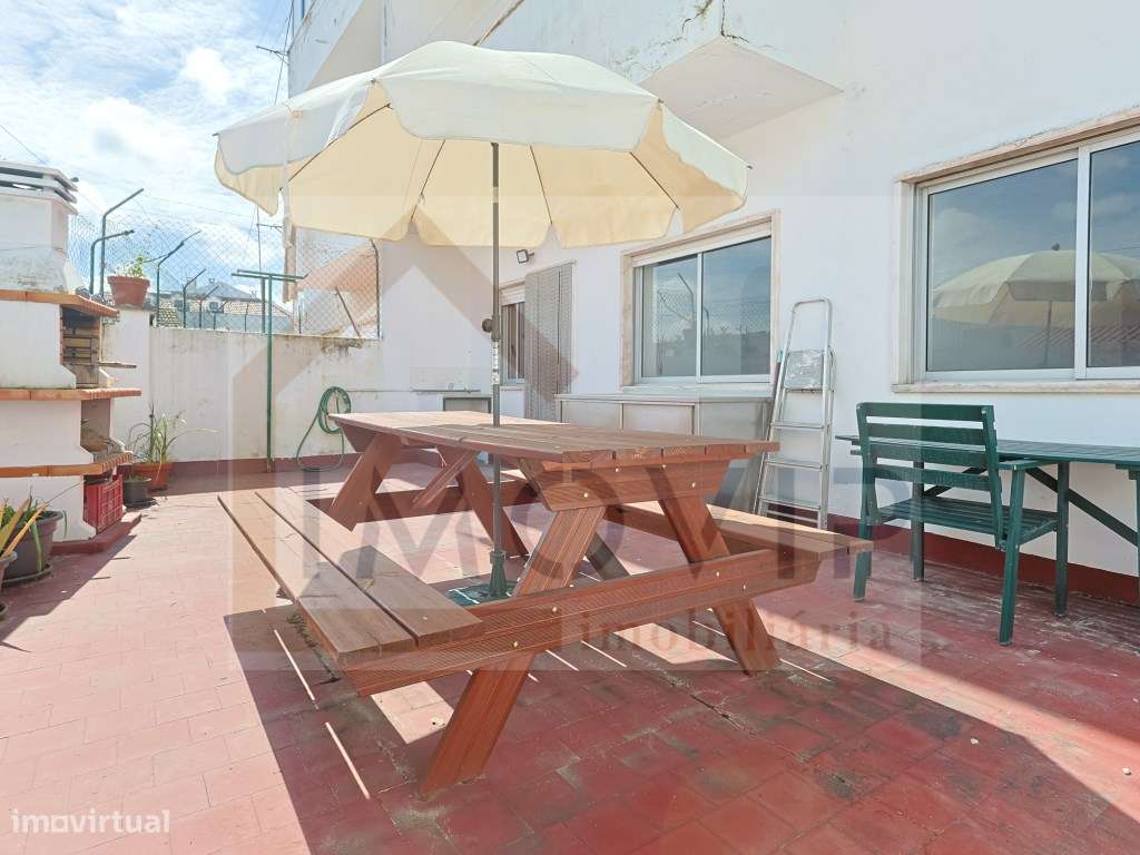Apartamento T3 com terraço no Montijo (centro)-35