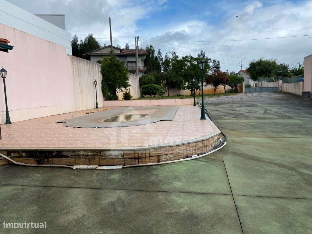 Moradia T5 com anexos e piscina em Figueiró dos Vinhos - Grande imagem: 5/43