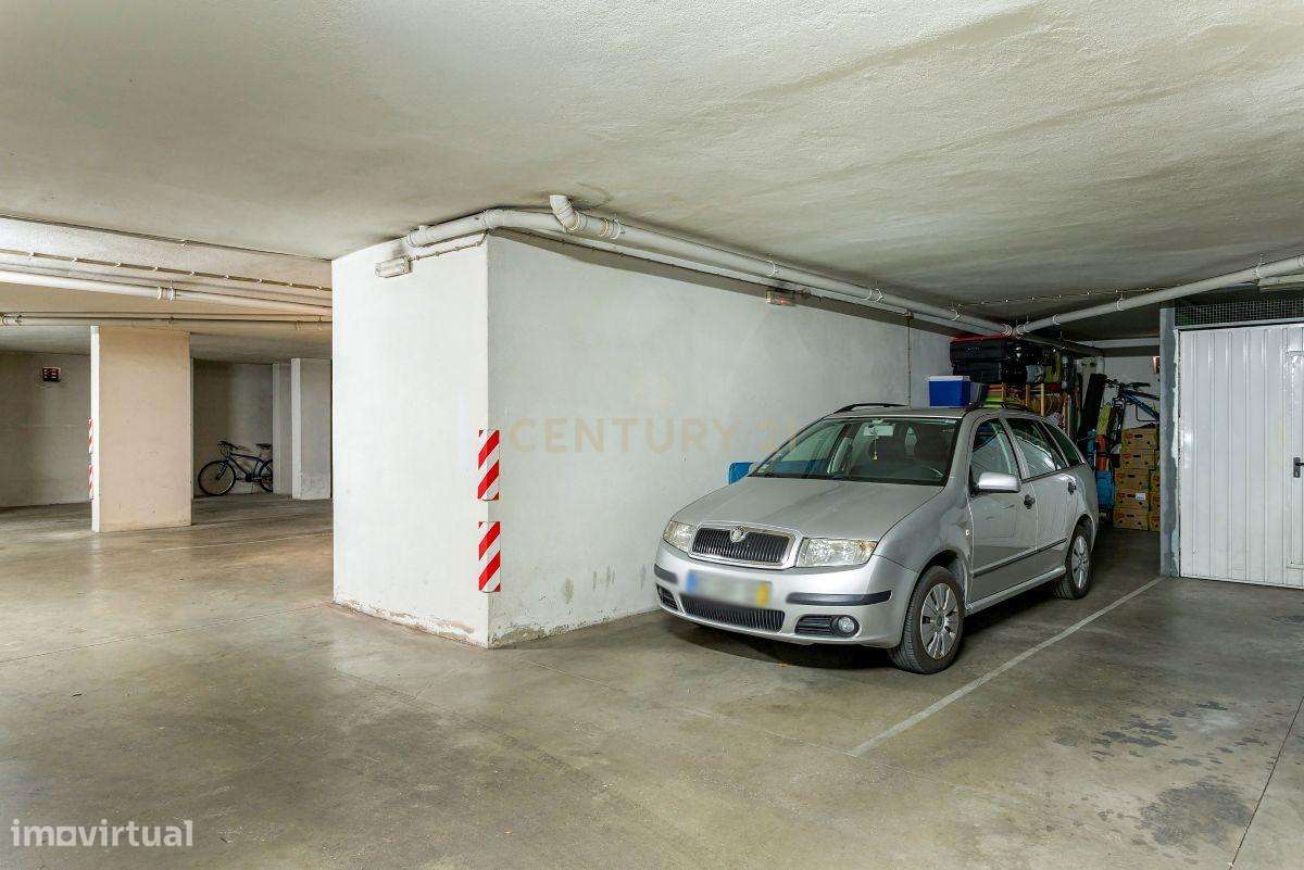 Apartamento T2 com Grandes Varandas e estacionamento no Mato Santo Esp-22