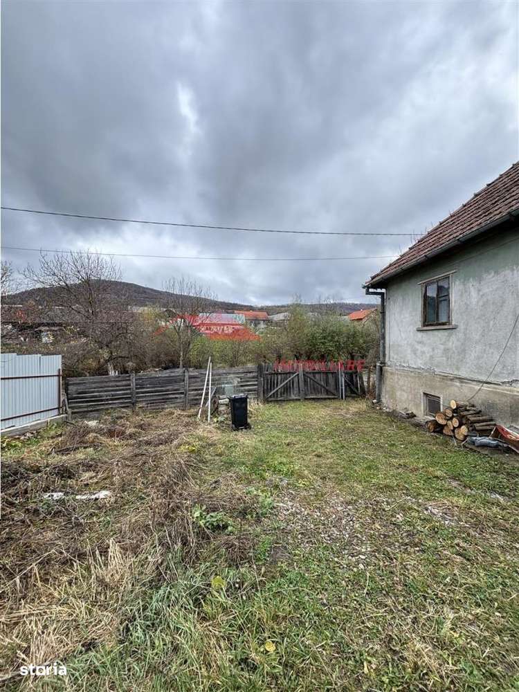 Casa batraneasca cu 33 ari teren, Ghinda-9