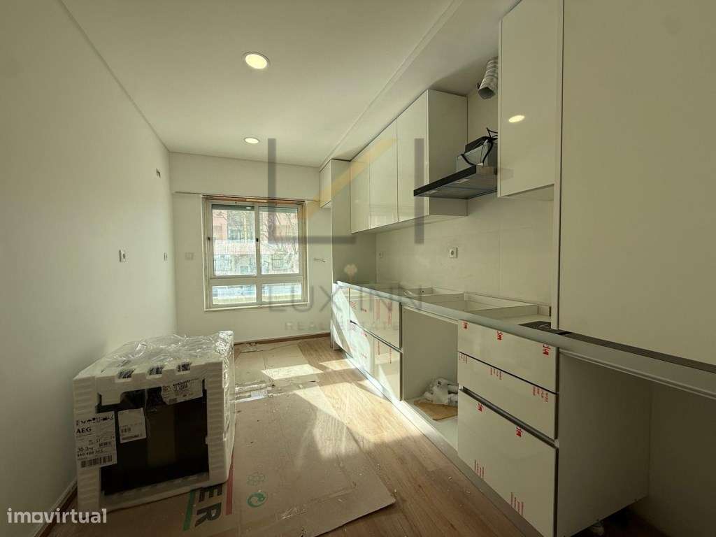 T2 Remodelado com Terraço de 48 m², Garagem Box e Arrecadação - Grande imagem: 4/19