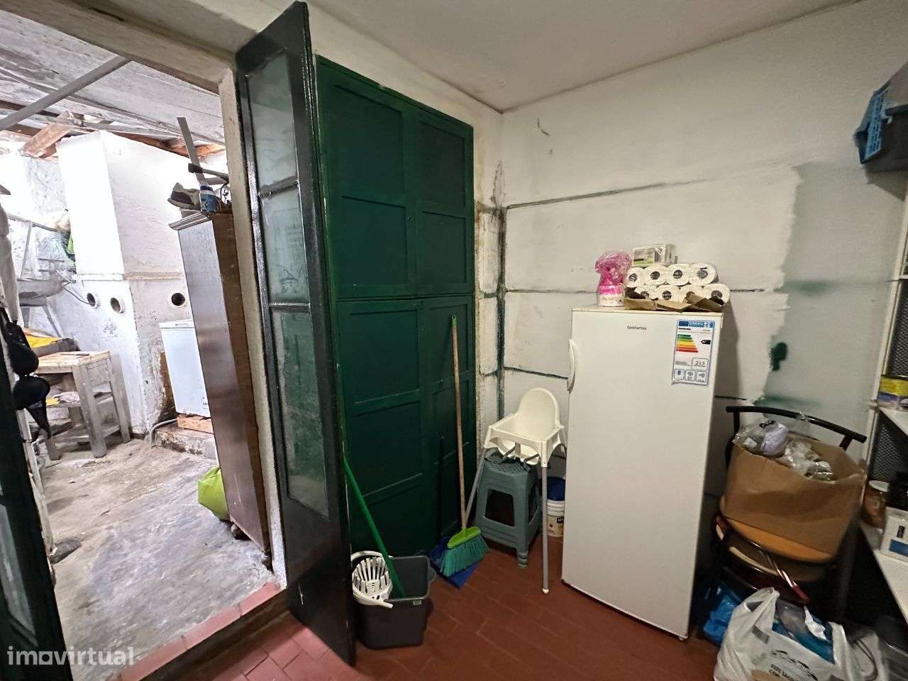 Prédio de 3 pisos para remodelação no centro histórico do Porto-14