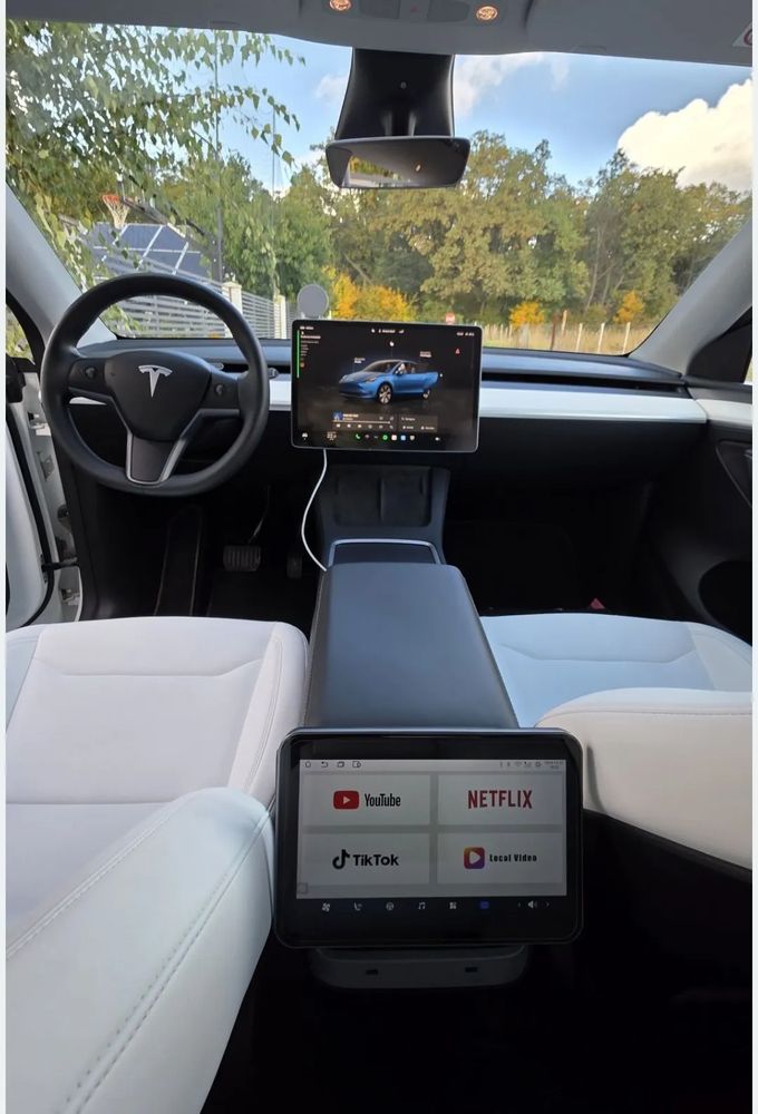 Tesla Model Y Long Range AWD 2023