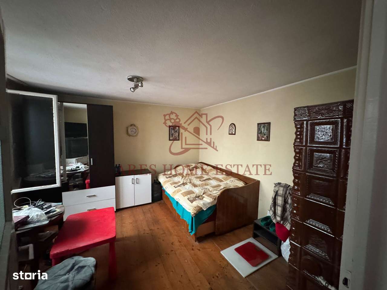 Investiție cu potențial: 2 apartamente + mansardă – Comison 0-3