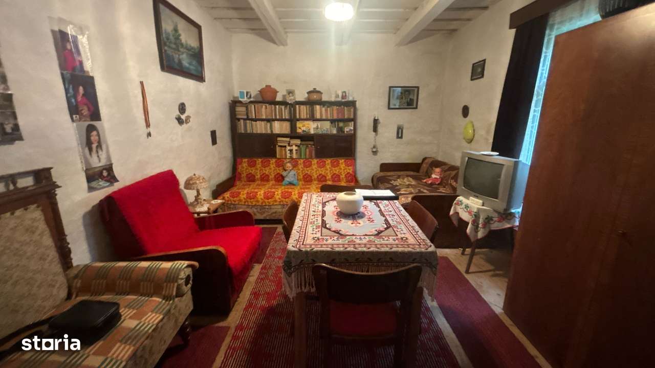 Casă 3 camere 100 M² cu 2360 M² teren-5