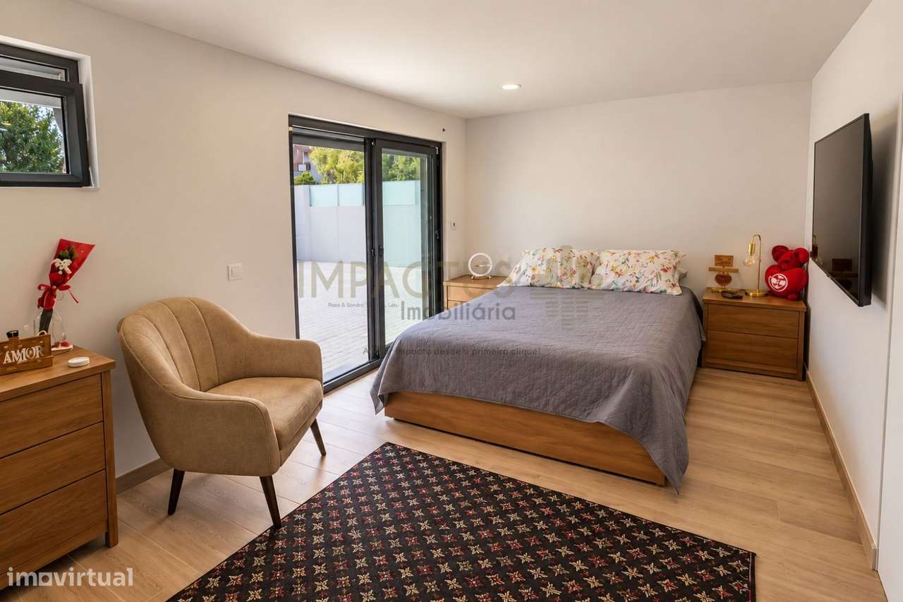 Moradia T3+T1 renovados-32