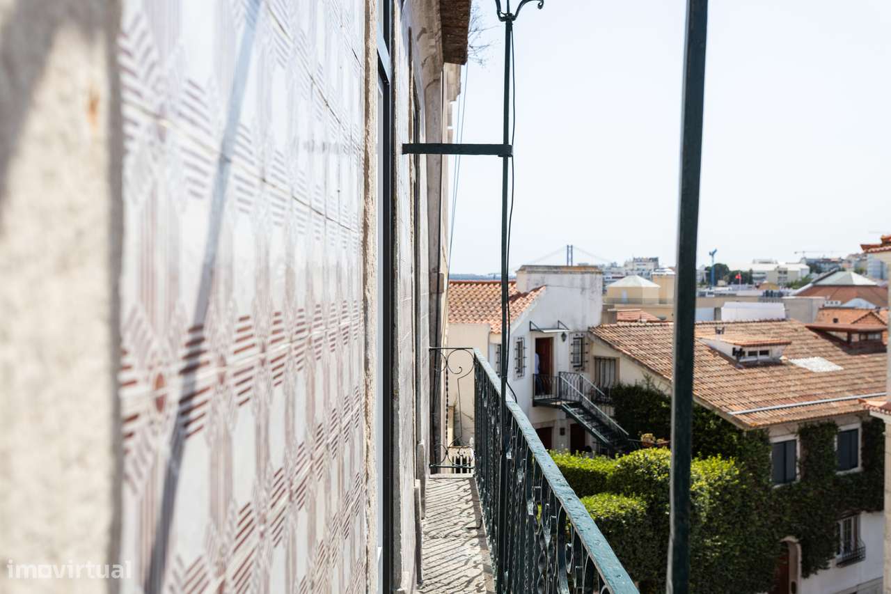 T2 Remodelado com Terraço no Príncipe Real, Lisboa-18