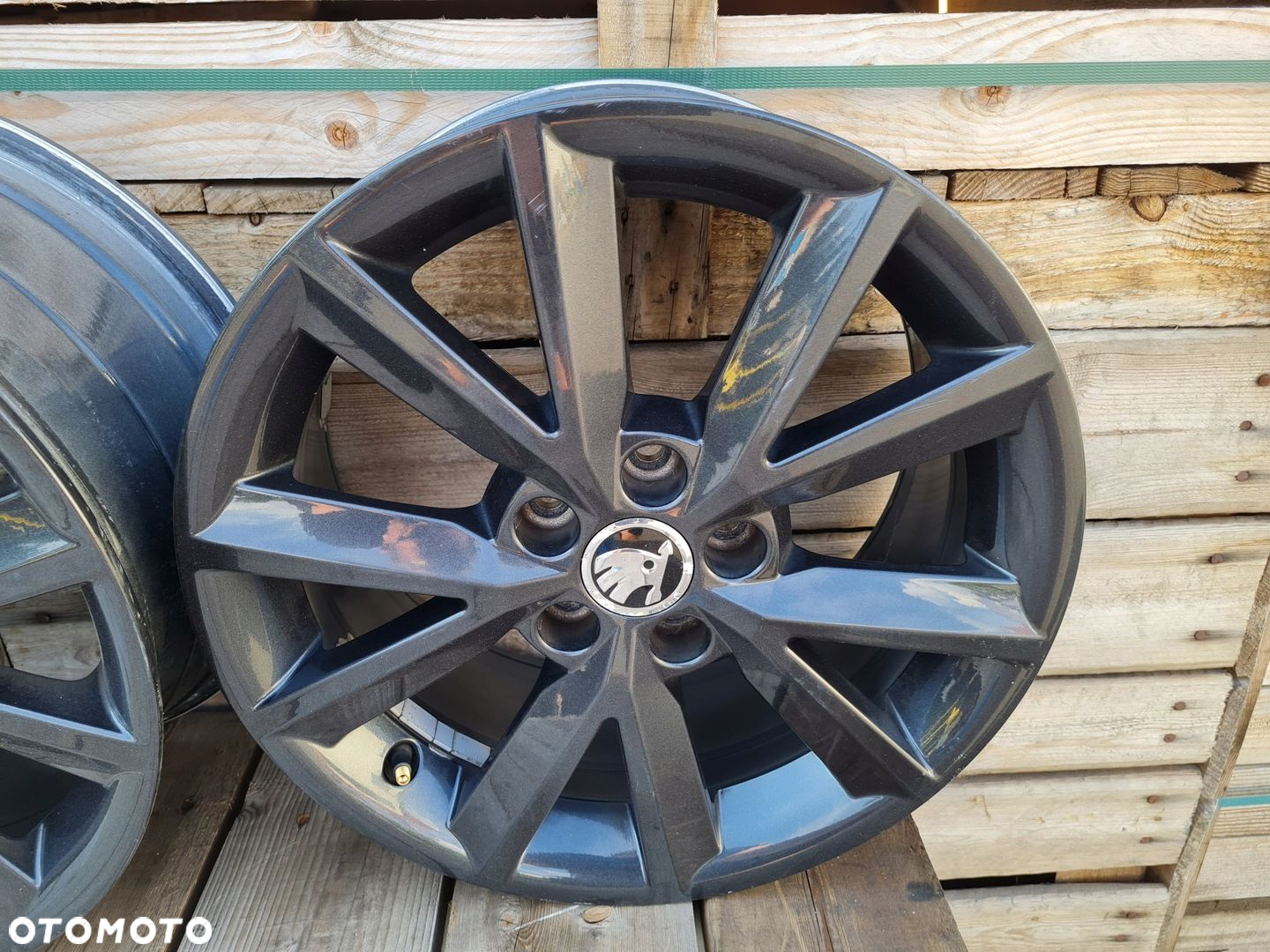 4x Felga aluminiowa 16x7 ET46 5x100 Skoda Fabia 3 - 6