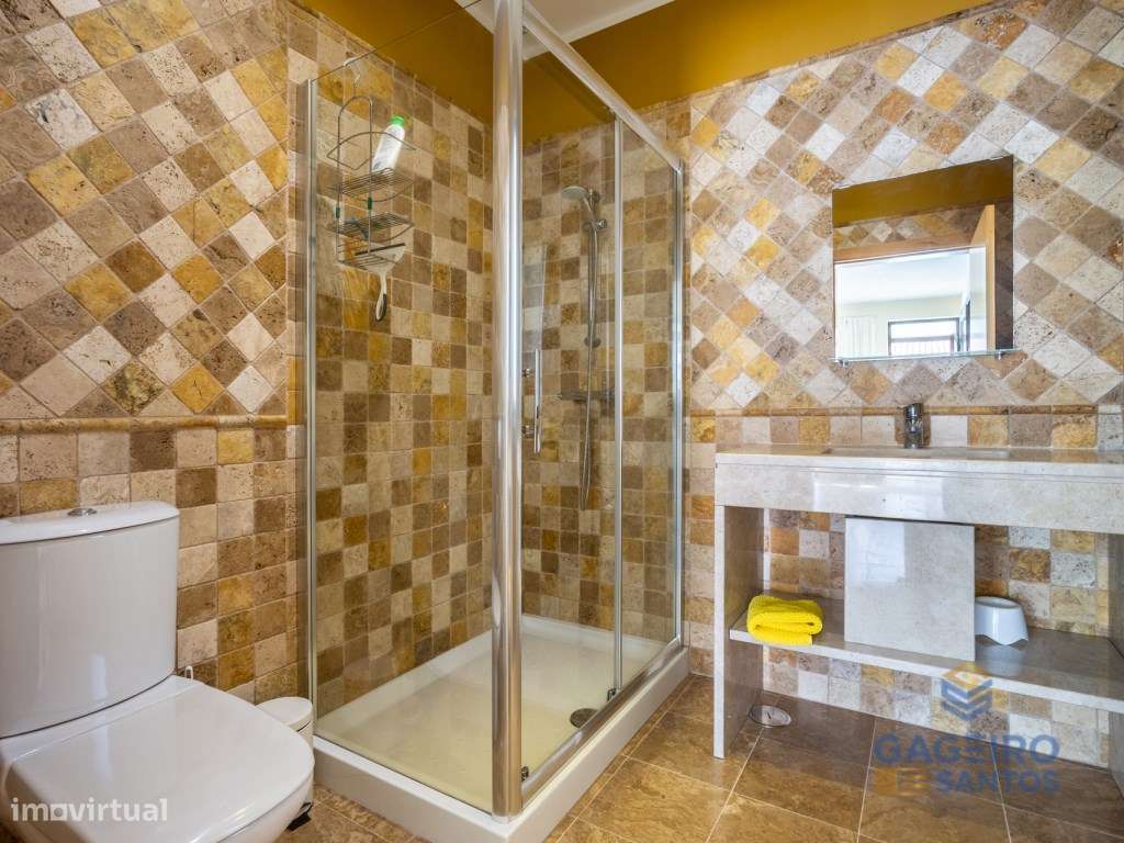 Moradia com piscina e terreno em São Martinho do Porto-45