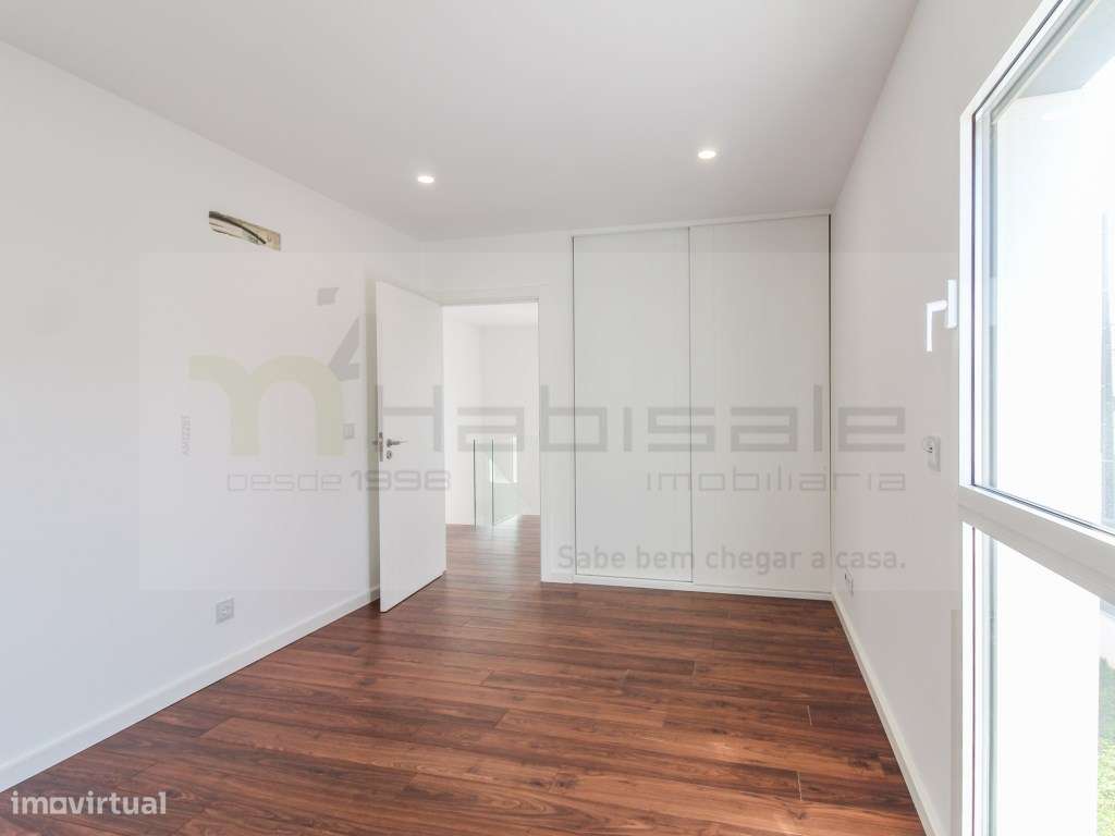 Moradia T3, situada em Areia Cascais, a curta distância da praia do...-28