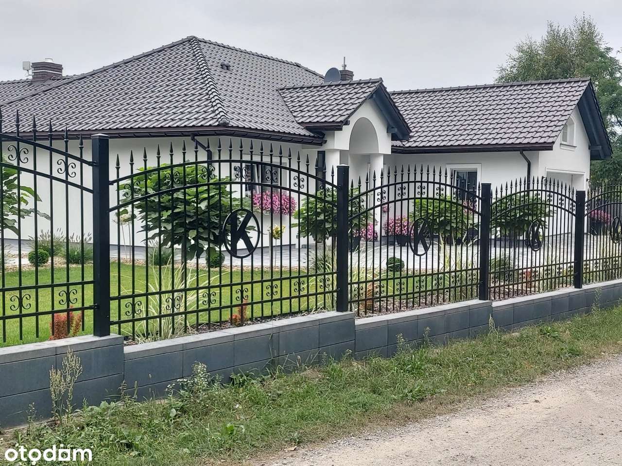 Dom w stylu dworkowym. - Pełny obrazek: 1/11