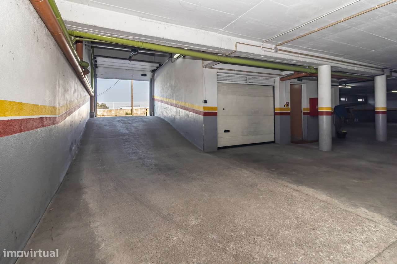 Moderno apartamento T3 com parqueamento e arrecadação-43