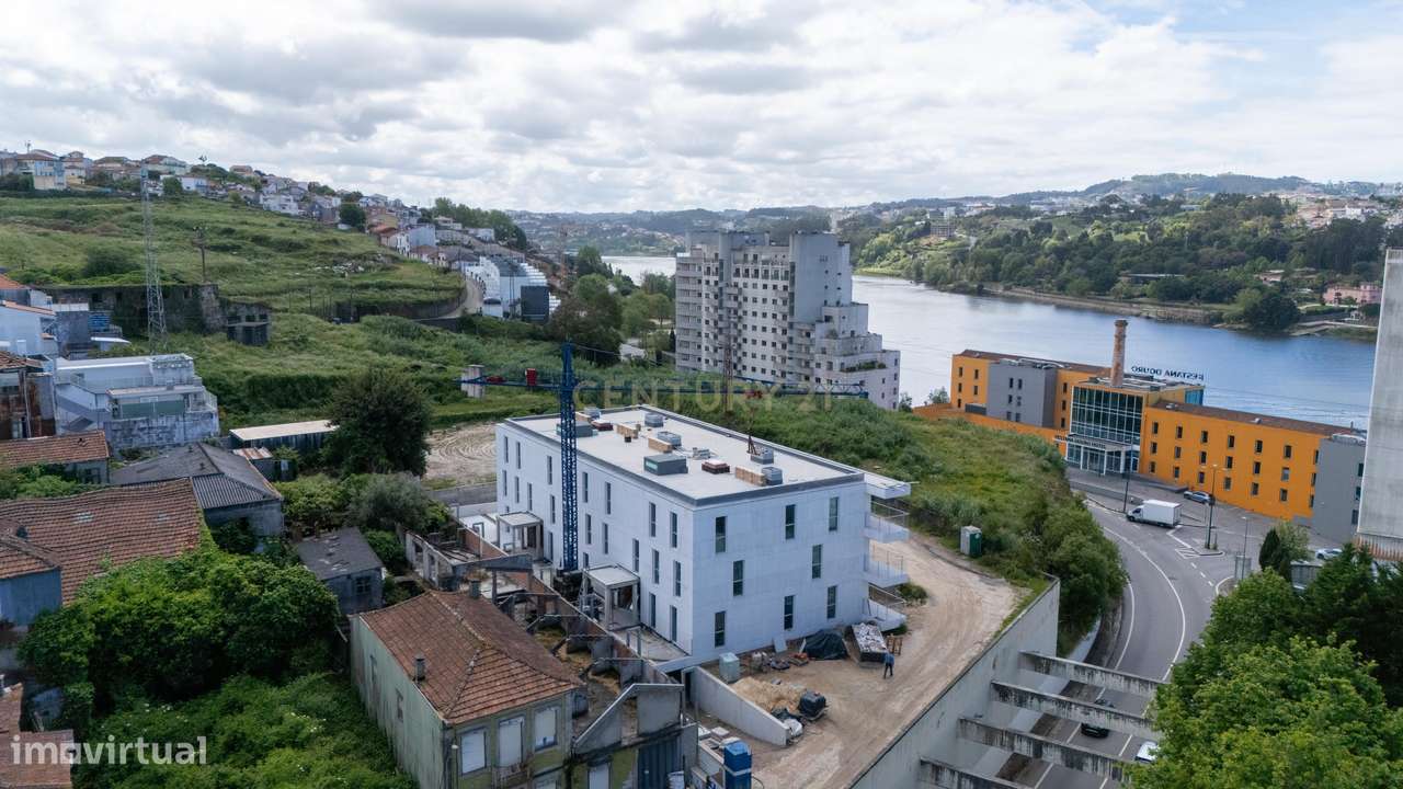 T2 Único com Terraço de 277m² | Valbom, Gondomar-37