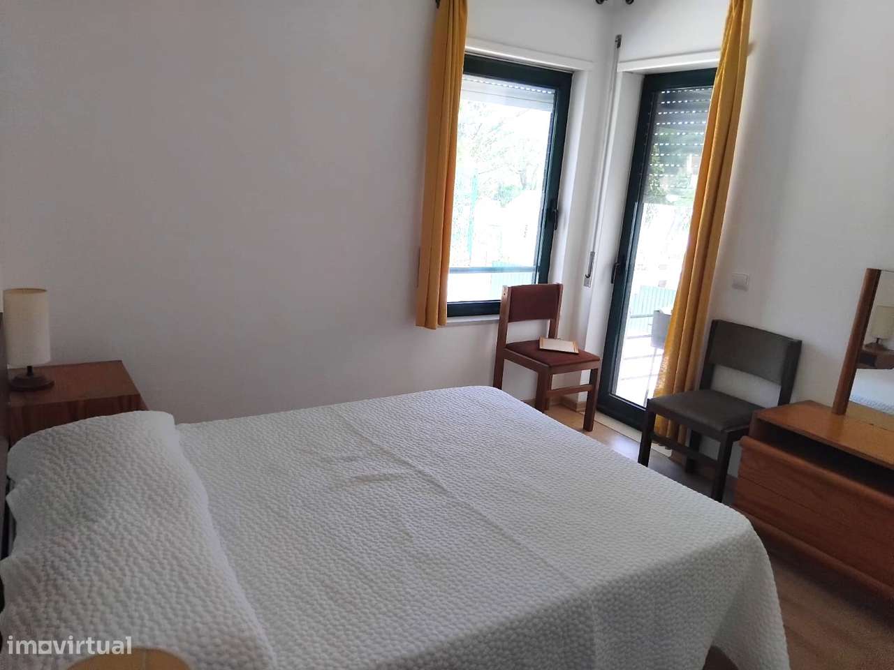 Exclusivo T2 com vista mar na Meia Praia-12