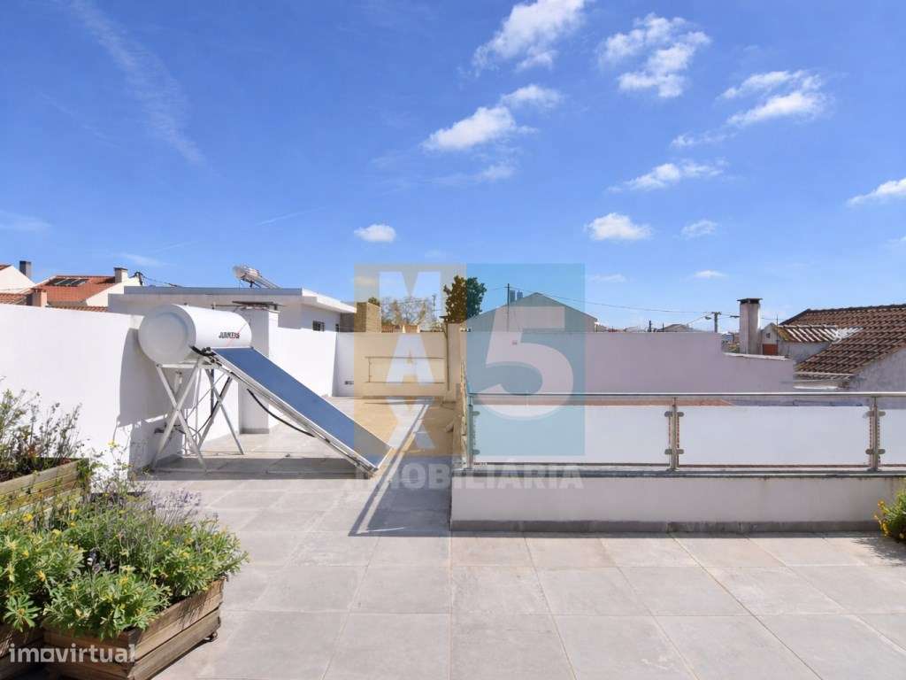 Moradia com 2 terraços em zona calma - Montijo-46