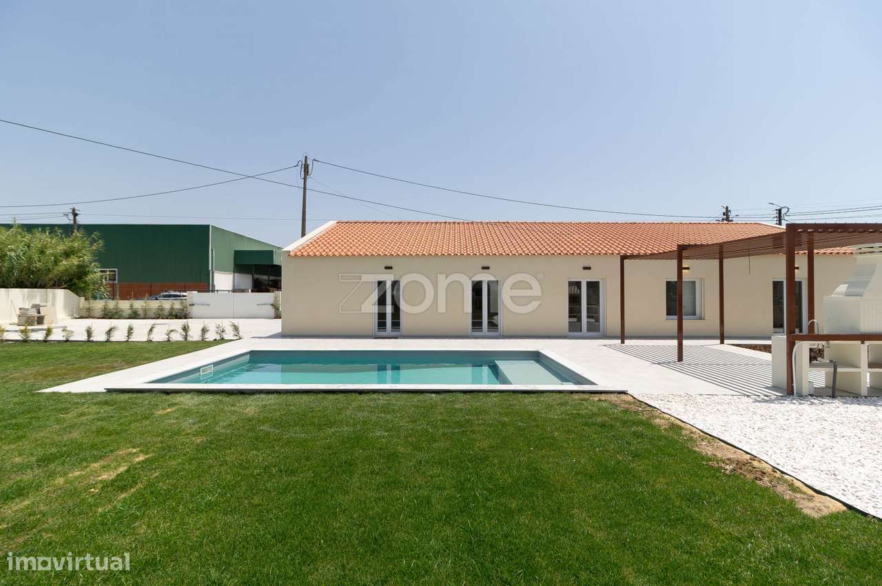 Moradia Térrea T4 com Piscina e Jardim em Sabugo - Sintra - Grande imagem: 5/36