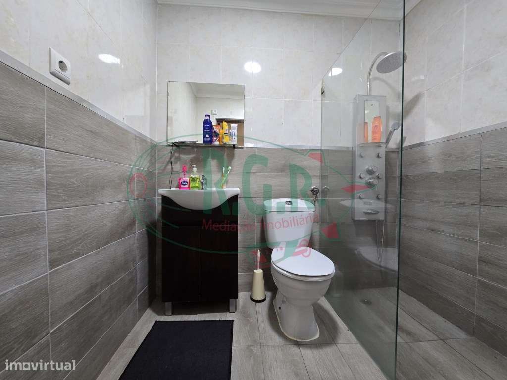 MORADIA T2 VISTAS RIO E PORTO-16