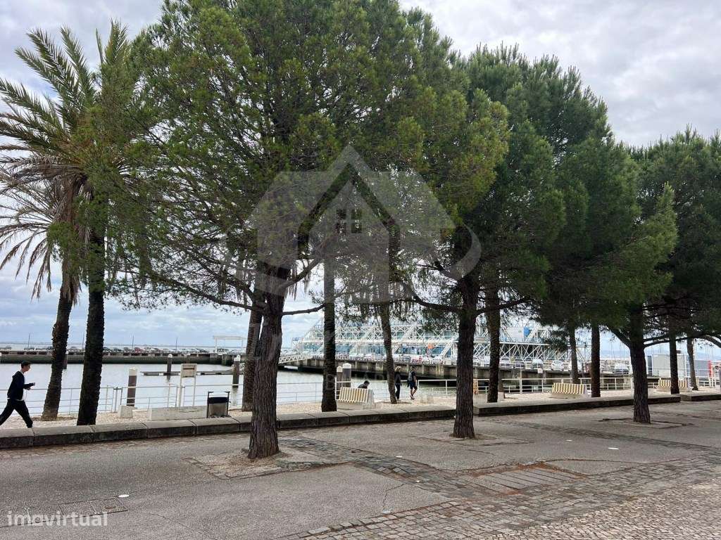 Loja para comércio, com parqueamento, na Marina do Parque das Nações - Grande imagem: 4/5
