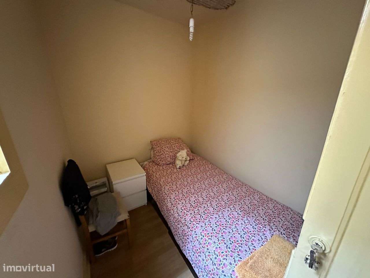 Prédio de 3 pisos para remodelação no centro histórico do Porto-9