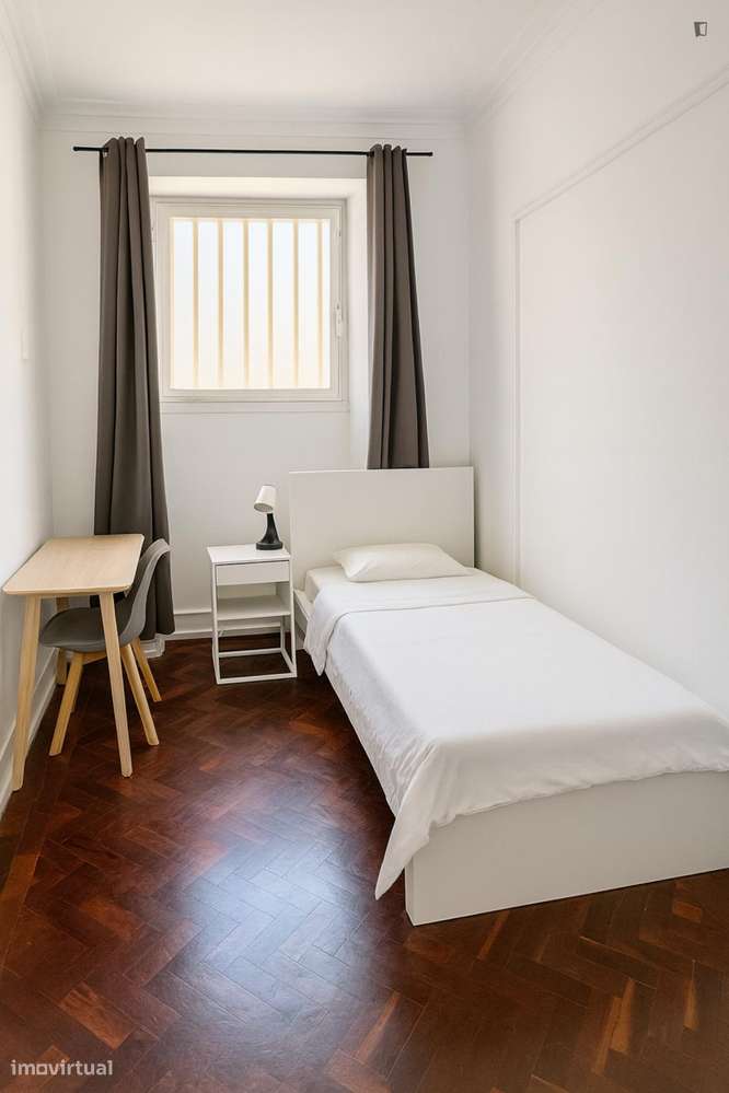 Quarto - localizado em Roma-Areeiro Lisbon - Grande imagem: 4/10