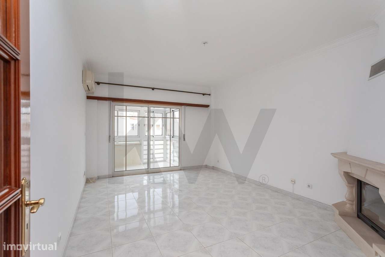 Apartamento T2 com Garagem Box e Arrecadação | Santo António | Costa d - Grande imagem: 4/35