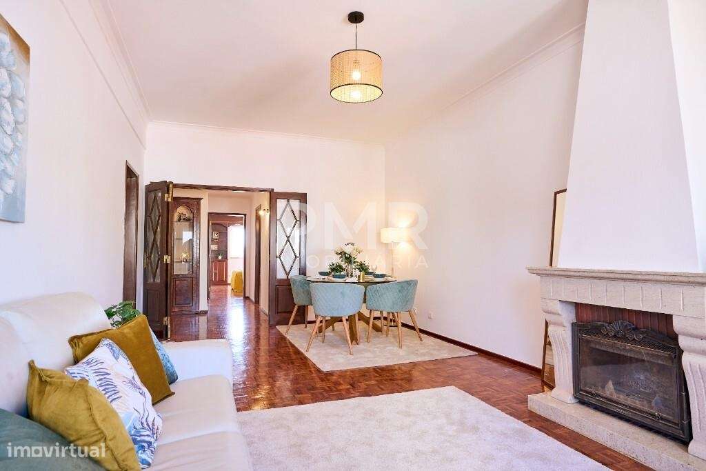 Apartamento T4 com estacionamento junto ao Metro e Parque das Conchas - Grande imagem: 2/22