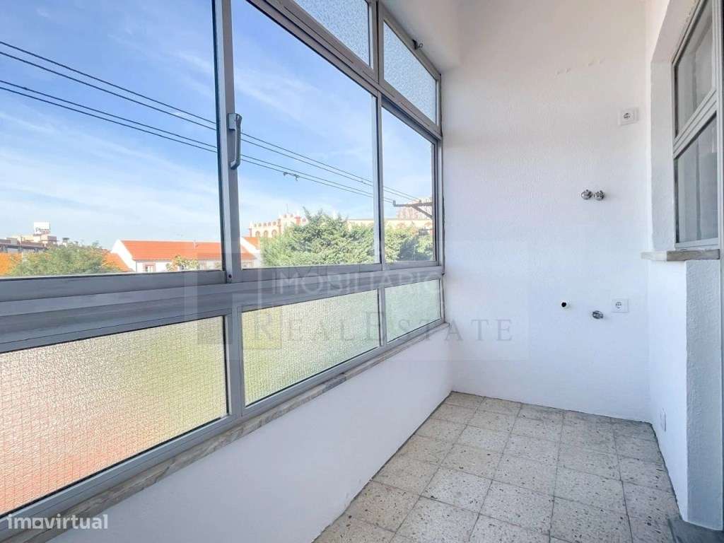 Apartamento T3 totalmente renovado em Setúbal-8