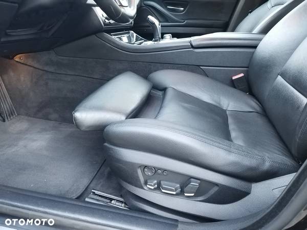 BMW Seria 5 525d xDrive - 18