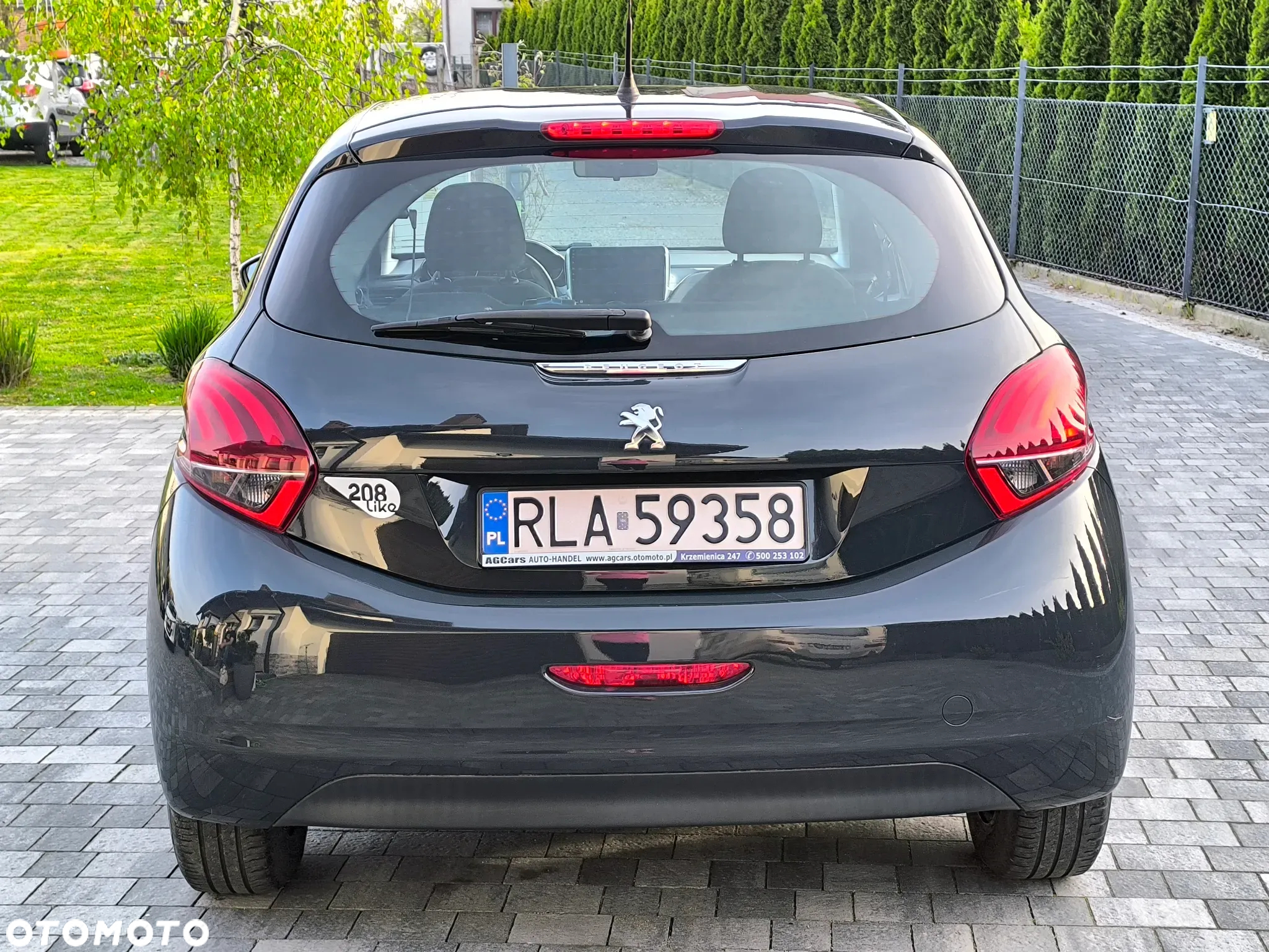 Peugeot 208 - 11