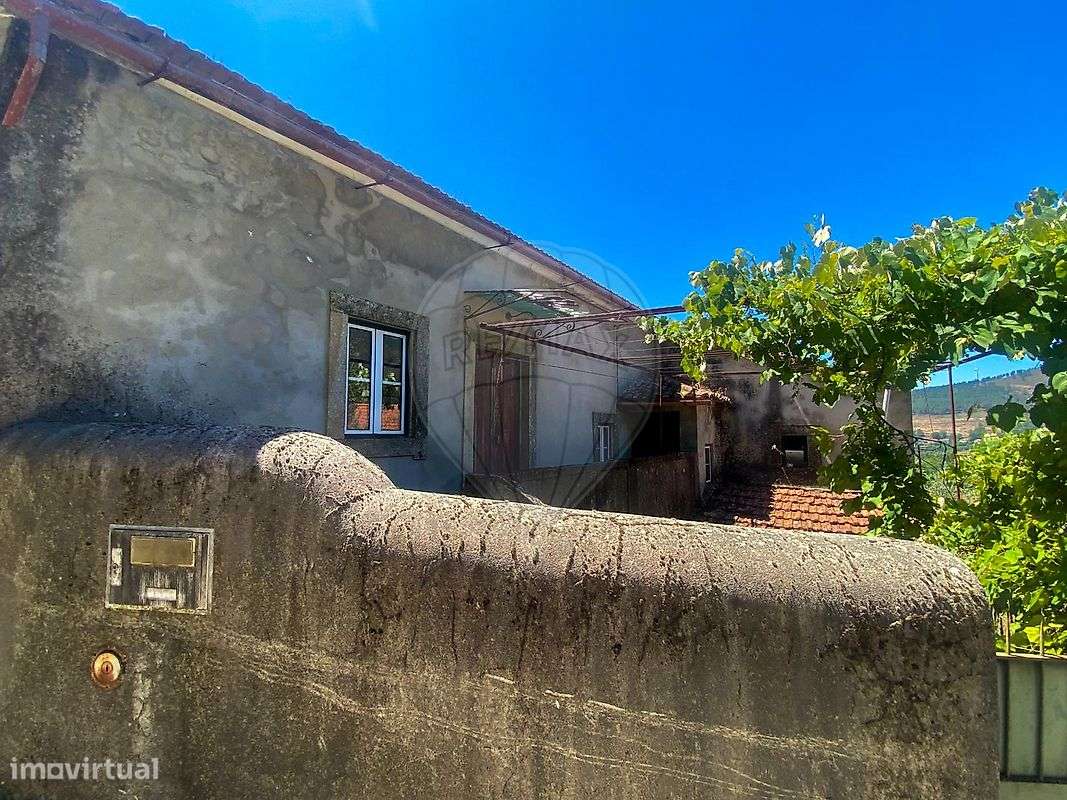 Moradia T2 para venda-0