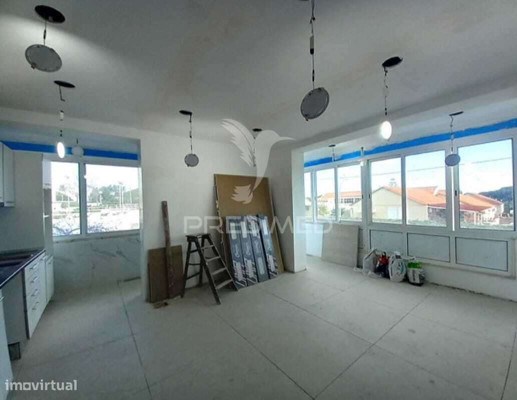 Apartamento T4 no Laranjeiro, Almada-4