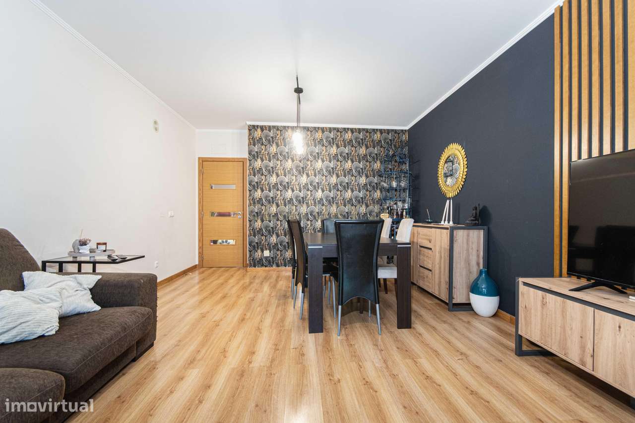 Apartamento T3 no Sobralinho, com arrecadação e dois lugares de parque - Grande imagem: 5/24