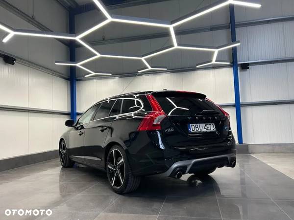 Volvo V60 T6 AWD R-Design Momentum - 17