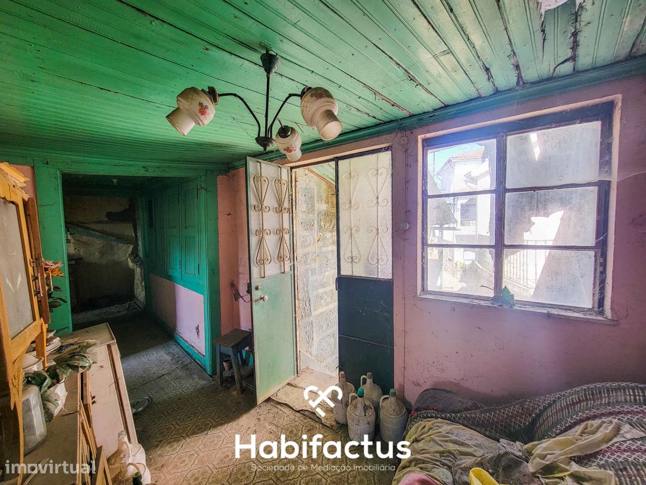 Moradia T2 á venda para Reconstrução Total no Centro Histórico de Sant - Grande imagem: 4/17