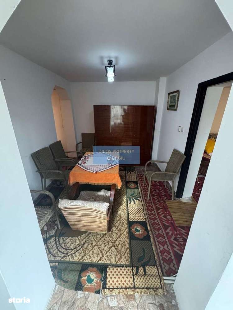 Casă cu garaj – str. Mărășești - Imagine principală: 5/13