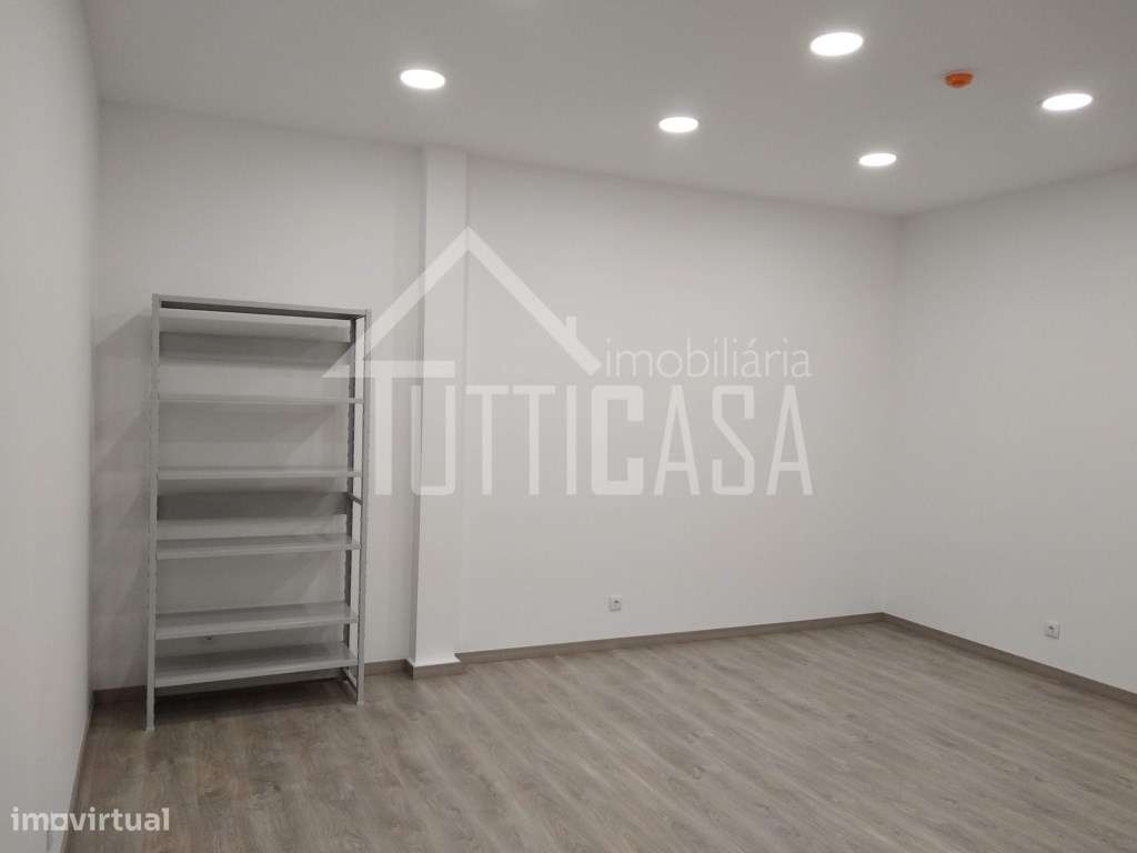 Armazém industrial em São Miguel de Alcainça-11