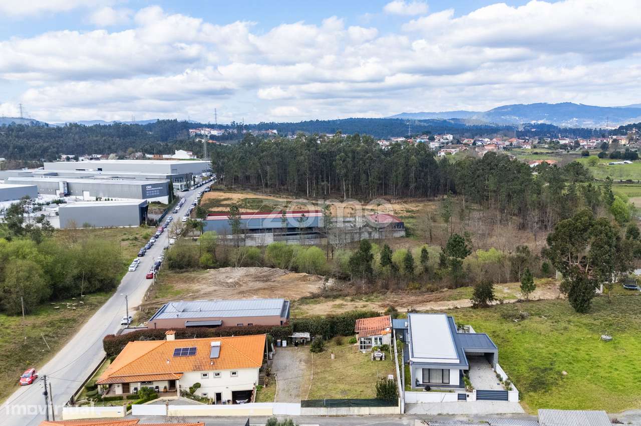 Terreno com Projeto Aprovado | Moradia Individual T4 | 12 min de Braga - Grande imagem: 4/28