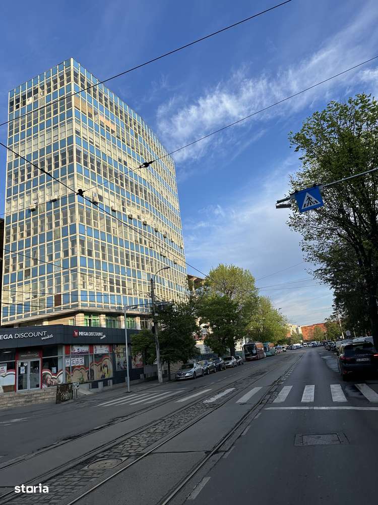 Spatii de birouri de la 300 mp - Imagine principală: 1/8