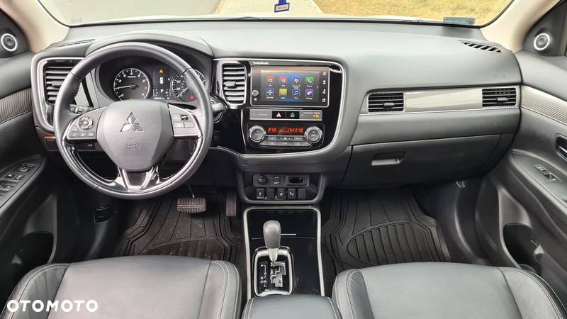 Mitsubishi Outlander - 7