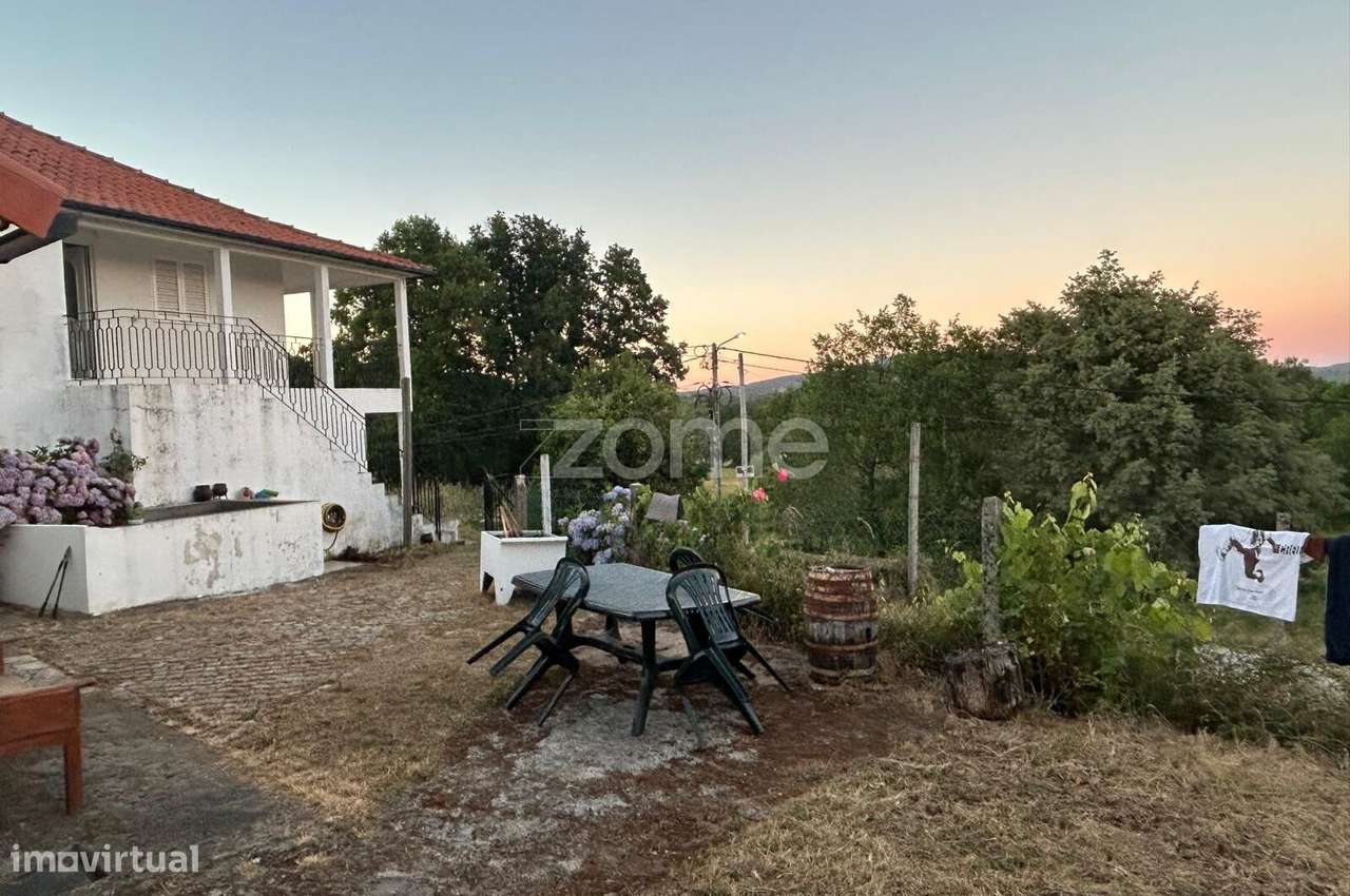 Quinta em Montalegre (cinco quartos e duas caas de banho-5