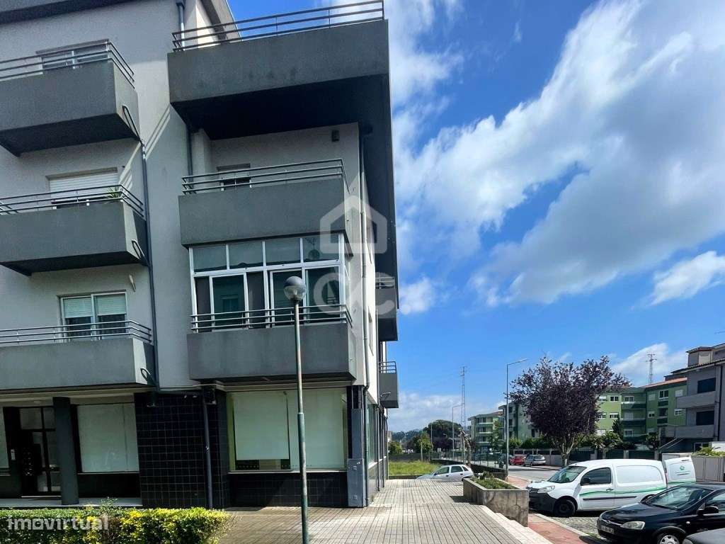 Loja Comercial no Centro de Delães - Oportunidade Única! - Grande imagem: 3/30