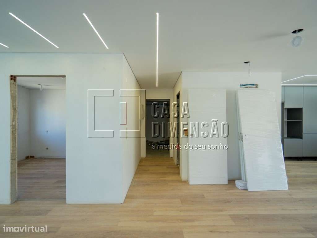 Moradia isolada de tipologia T4 localizada na zona da Charneca da C...-5