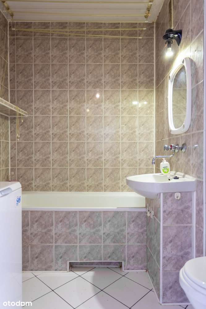 Trzypokojowe mieszkanie z balkonem na Piekarach-15